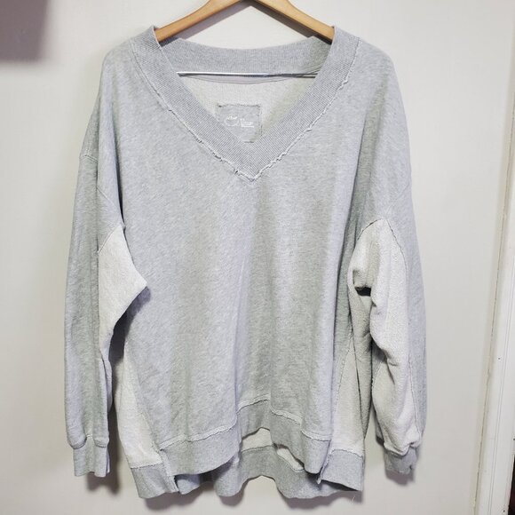 AERIE Vacay Every Day V Neck Sweatshirt Oversized Raw Hem Grey Women's Medium - Picture 3 of 14